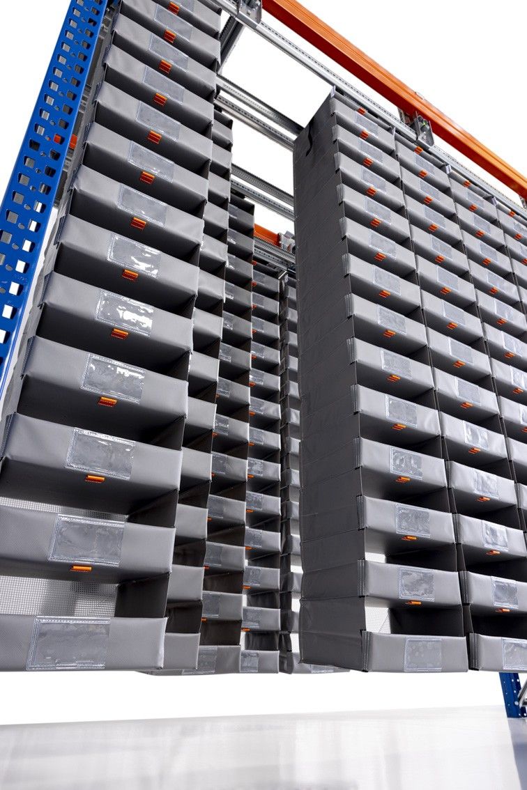 Eine&#x20;vergr&#xF6;&#xDF;erte&#x20;Aufnahme&#x20;von&#x20;Storeganizer,&#x20;einer&#x20;Pallite-Alternative,&#x20;und&#x20;grauen&#x20;Taschen