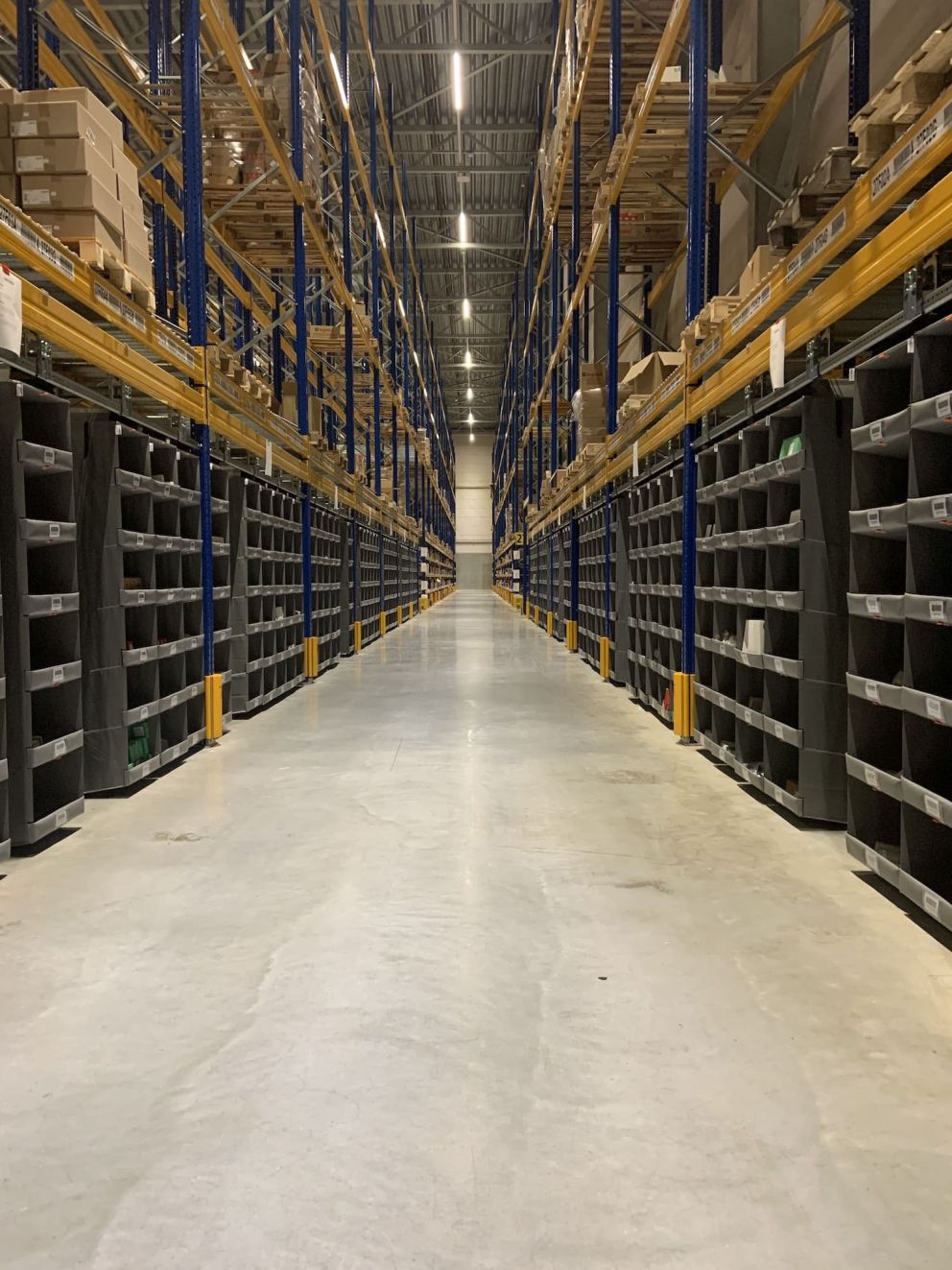 A Storeganizer installation for DSV in their warehouse