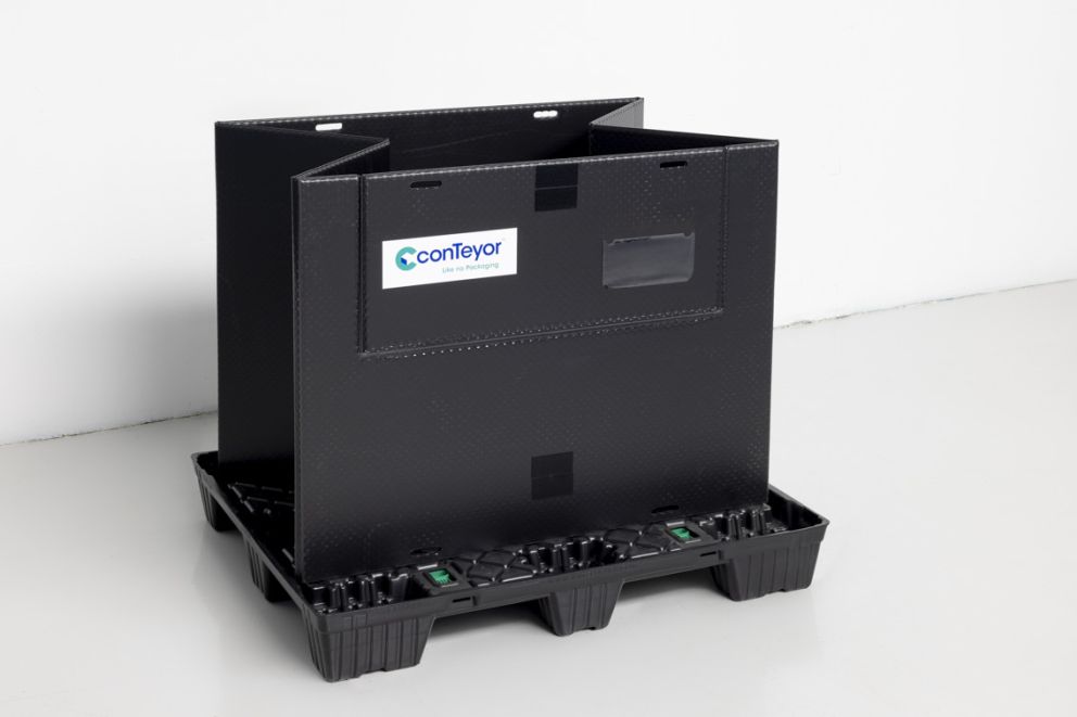 A black Ecopack Classic folded halfway