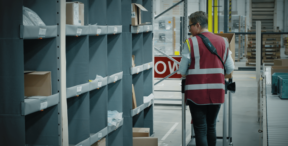 A storeganizer installation without front-stoppers